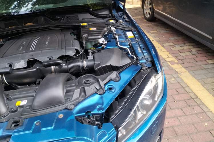 Used Jaguar XF 2015 XF 3.0 SC 80th Anniversary R-Sport Edition Engine Bay Left