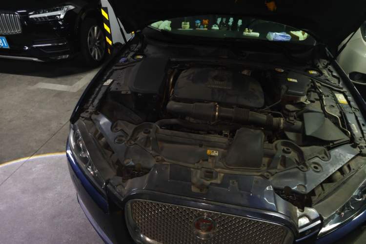 Used Jaguar XF 2015 XF 2.0T Prestige Edition Engine Bay Right