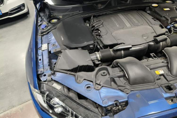 Used Jaguar XF  Engine Bay Right