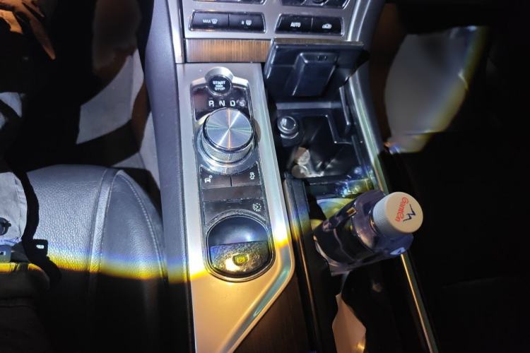 Used Jaguar XF 2015 XF 2.0T Prestige Edition Gear Lever