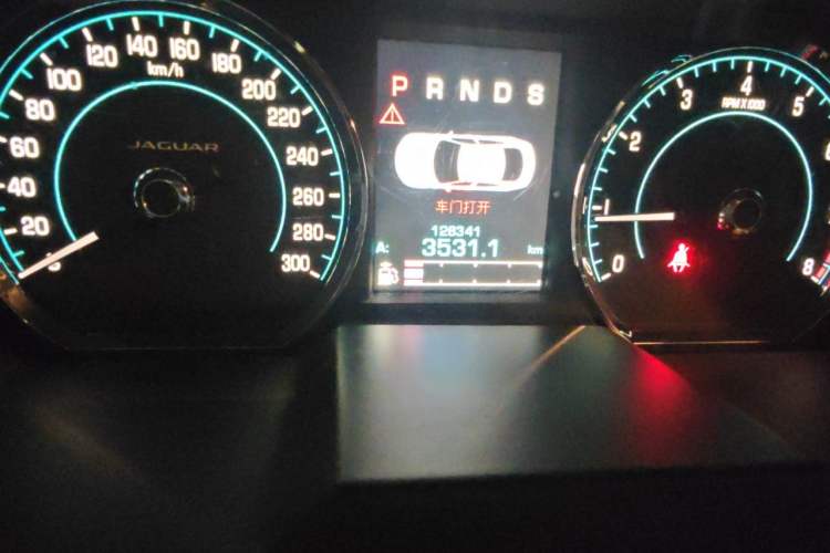 Used Jaguar XF 2015 XF 2.0T Prestige Edition Odometer Close Up