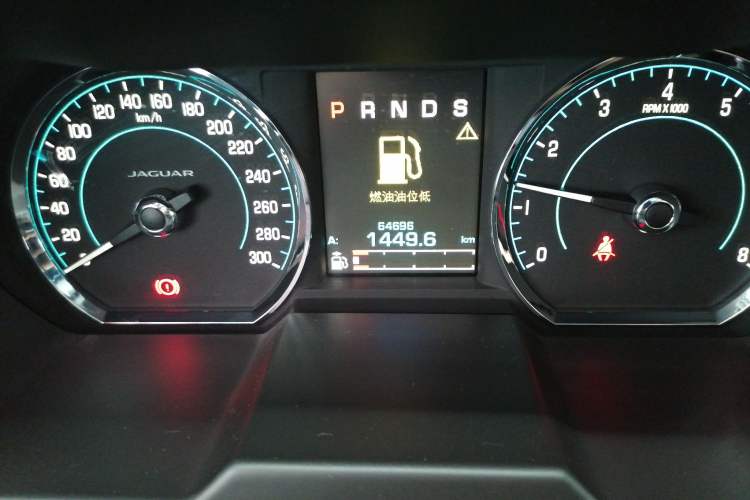 Used Jaguar XF 2015 XF 2.0T Luxury Edition Odometer Close Up
