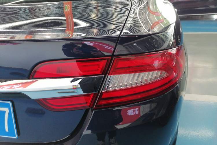 Used Jaguar XF 2015 XF 2.0T Luxury Edition Right Rear Taillight