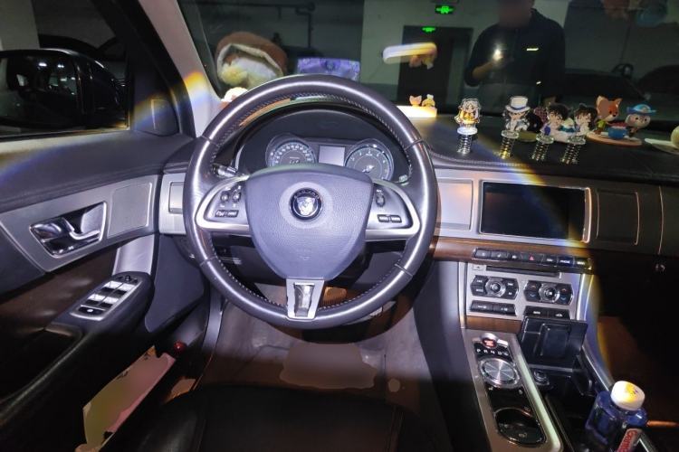 Used Jaguar XF 2015 XF 2.0T Prestige Edition Steering Wheel