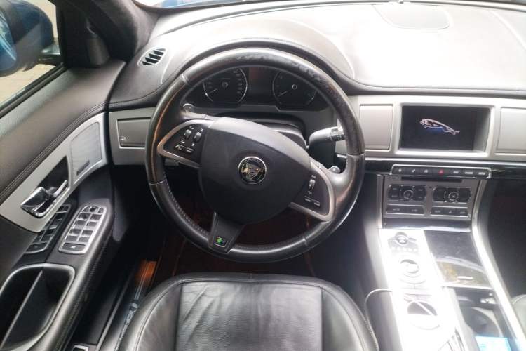 Used Jaguar XF 2015 XF 3.0 SC 80th Anniversary R-Sport Edition Steering Wheel