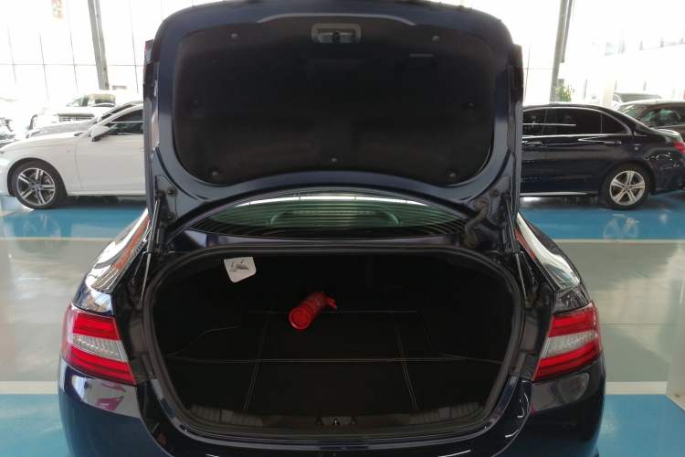 Used Jaguar XF 2015 XF 2.0T Luxury Edition Trunk
