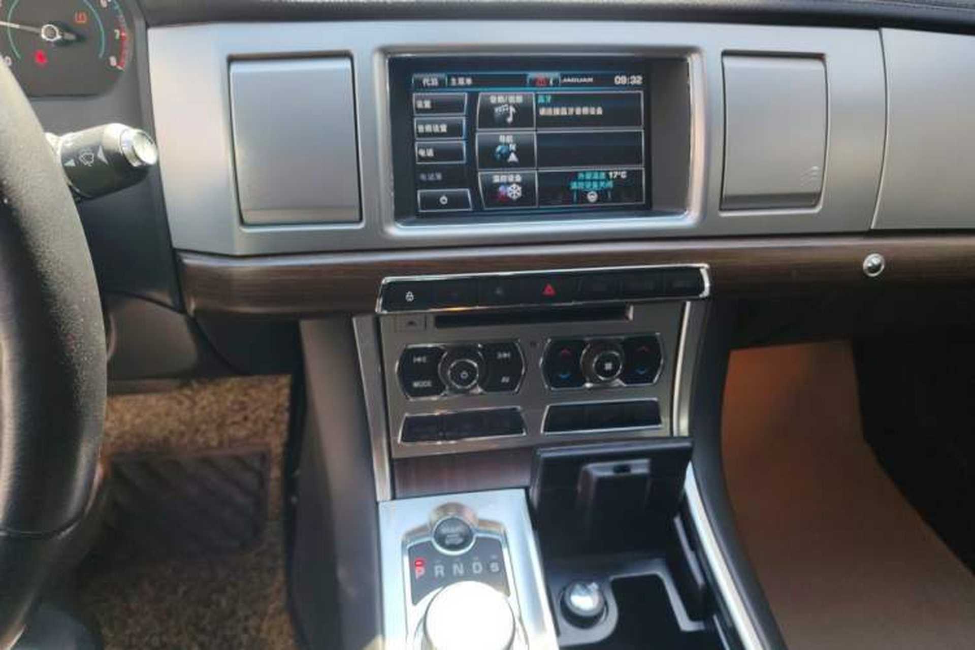 Used Jaguar XF 2015 XF 2.0T Prestige Edition Audio And AC Panel