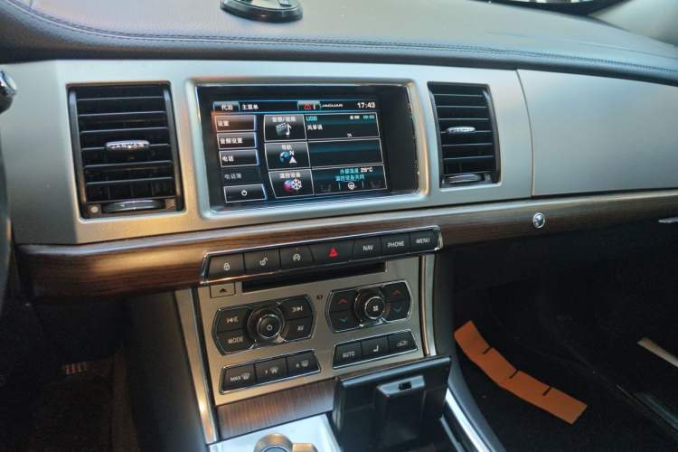 Used Jaguar XF 2015 XF 2.0T Prestige Edition Audio And AC Panel