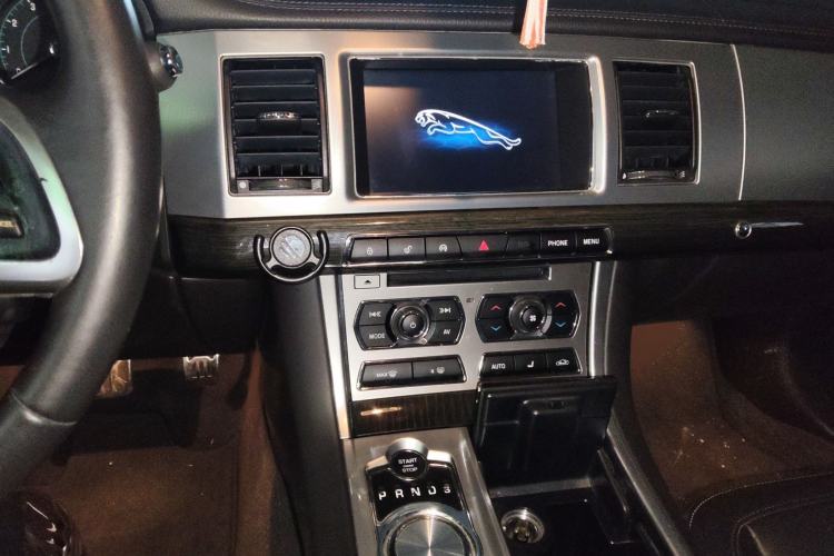 Used Jaguar XF 2015 XF 3.0 SC R-Sport Luxury Edition Audio And AC Panel