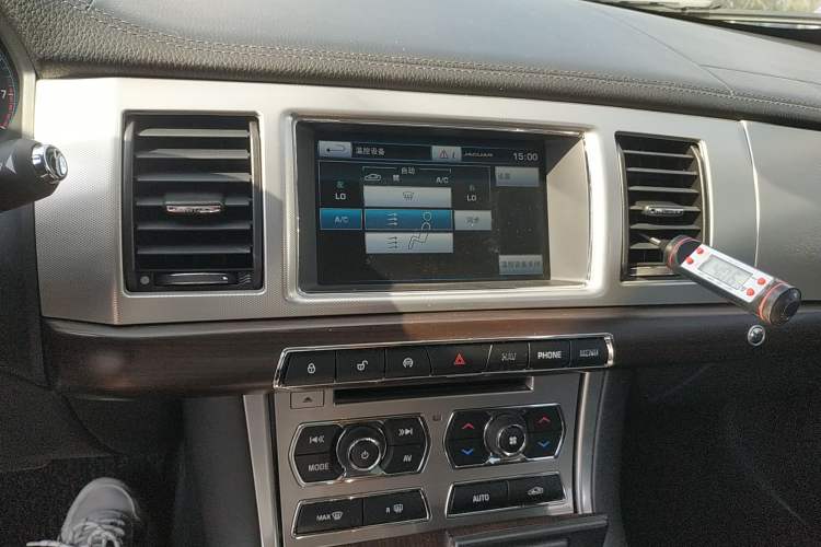 Used Jaguar XF 2015 XF 2.0T Prestige Edition Audio And AC Panel