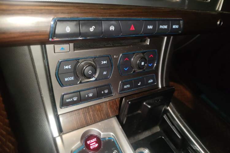 Used Jaguar XF 2015 XF 2.0T Prestige Edition Audio And AC Panel