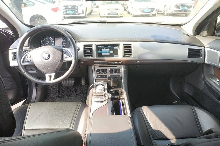 Used Jaguar XF 2015 XF 2.0T Prestige Edition Center Console