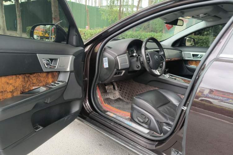 Used Jaguar XF 2015 XF 2.0T Luxury Edition Driver Seat