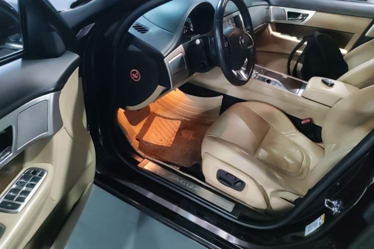 Used Jaguar XF 2015 XF 2.0T Prestige Edition Driver Seat
