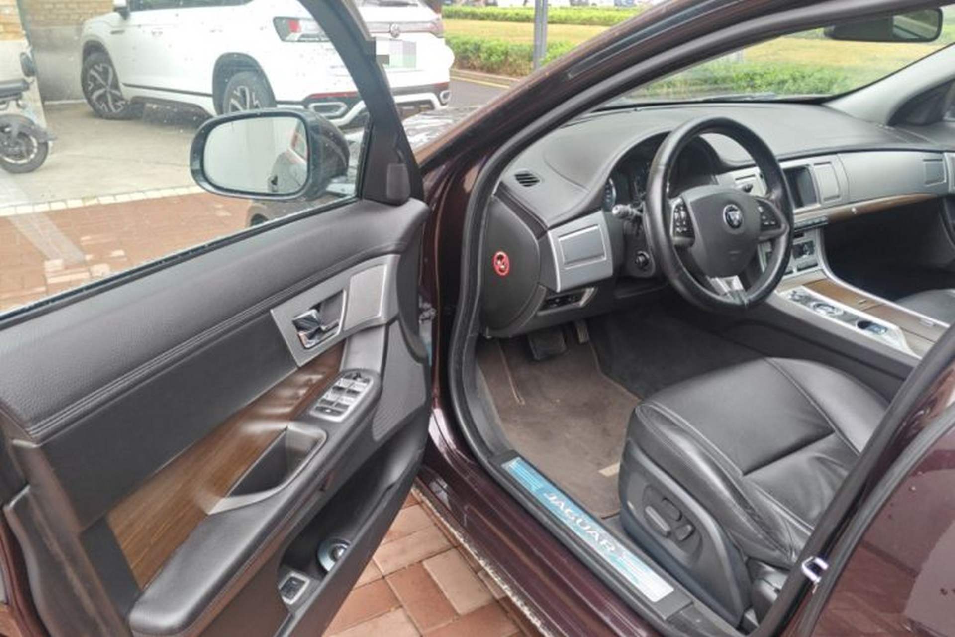 Used Jaguar XF 2015 XF 2.0T Sportbrake Luxury Edition Driver Seat