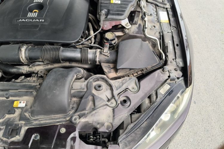 Used Jaguar XF 2015 XF 2.0T Luxury Edition Engine Bay Left
