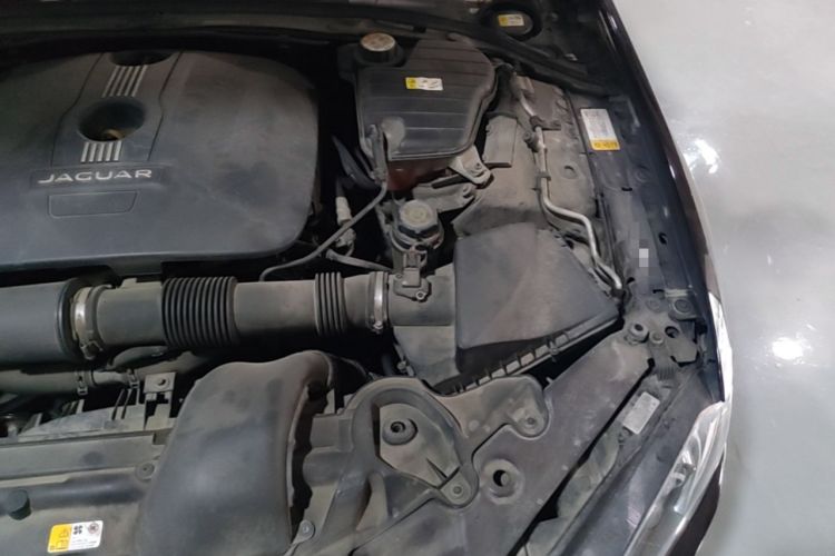 Used Jaguar XF 2015 XF 2.0T Prestige Edition Engine Bay Left
