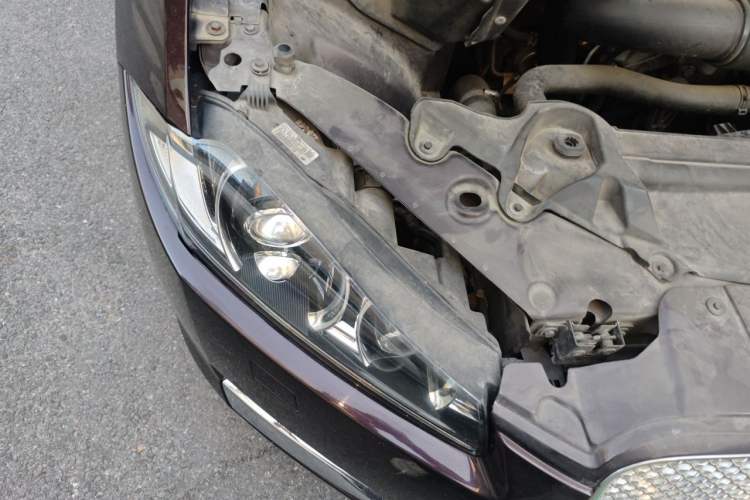 Used Jaguar XF 2015 XF 2.0T Prestige Edition Engine Bay Right