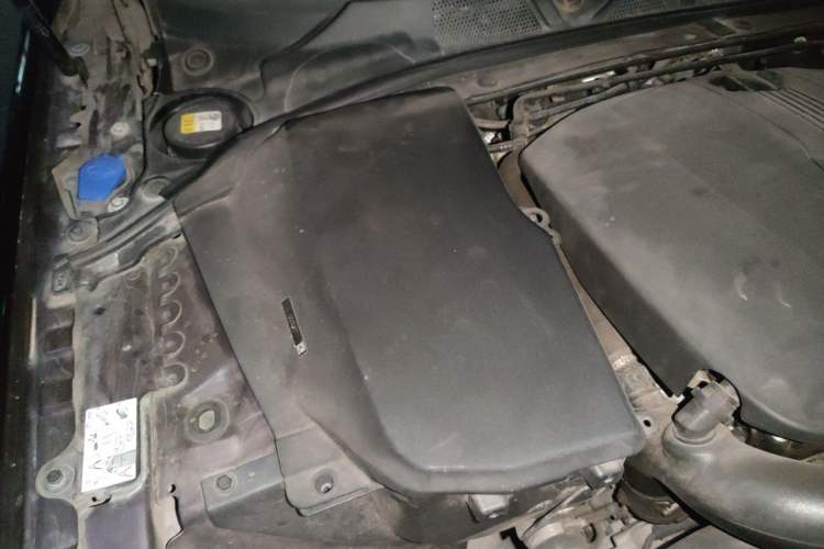 Used Jaguar XF 2015 XF 2.0T Prestige Edition Engine Bay Right