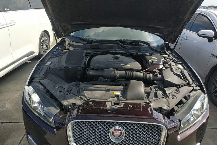 Used Jaguar XF 2015 XF 2.0T Prestige Edition Engine Bay