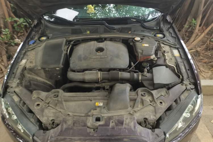 Used Jaguar XF 2015 XF 2.0T Prestige Edition Engine Bay
