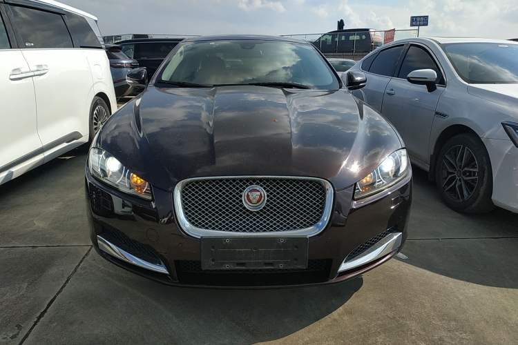 Used Jaguar XF 2015 XF 2.0T Prestige Edition Front
