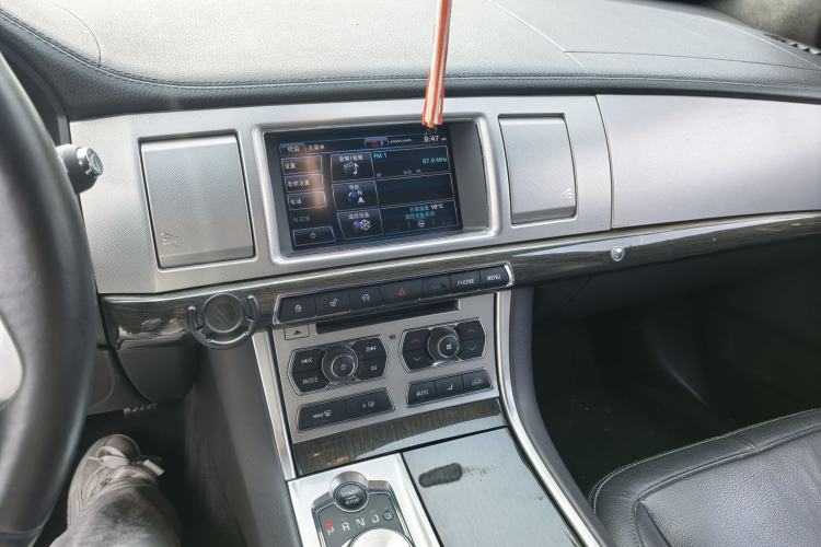 Used Jaguar XF 2015 XF 3.0 SC R-Sport Luxury Edition Gear Lever