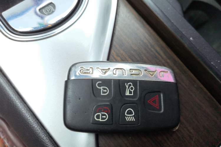 Used Jaguar XF 2015 XF 2.0T Prestige Edition Interior 1