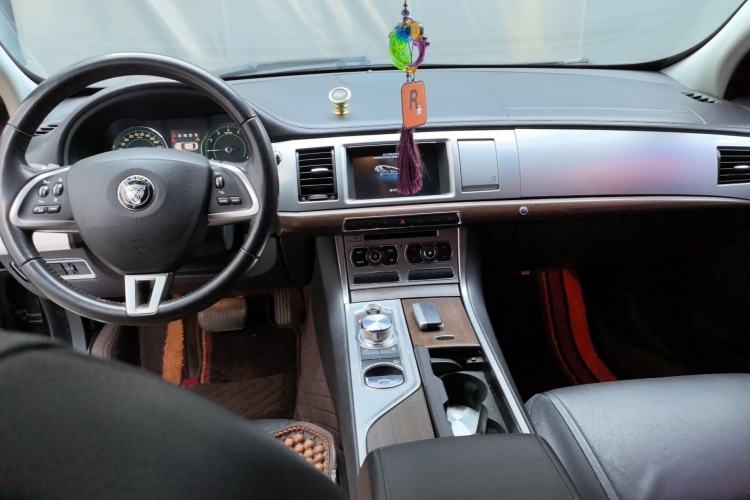 Used Jaguar XF 2015 XF 2.0T Prestige Edition Interior 2