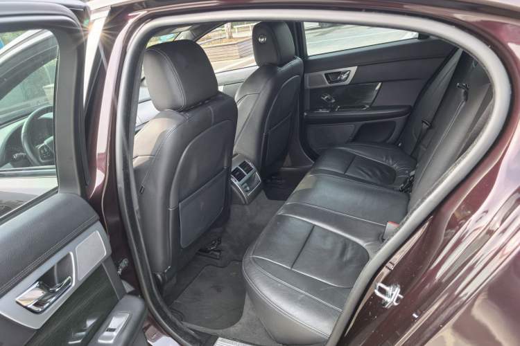 Used Jaguar XF 2015 XF 3.0 SC R-Sport Luxury Edition Interior 2