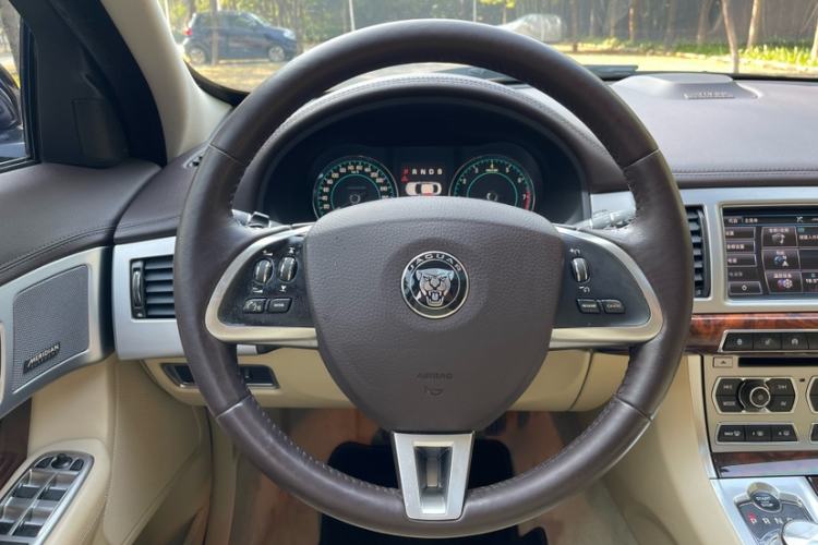 Used Jaguar XF 2015 XF 2.0T Prestige Edition Interior 2