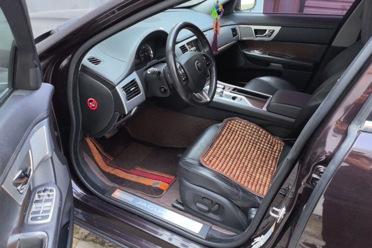 Used Jaguar XF 2015 XF 2.0T Prestige Edition Interior 3