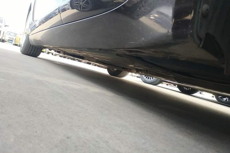 Used Jaguar XF 2015 XF 2.0T Prestige Edition Left Side Sill