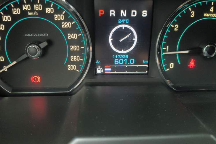 Used Jaguar XF 2015 XF 2.0T Luxury Edition Odometer Close Up