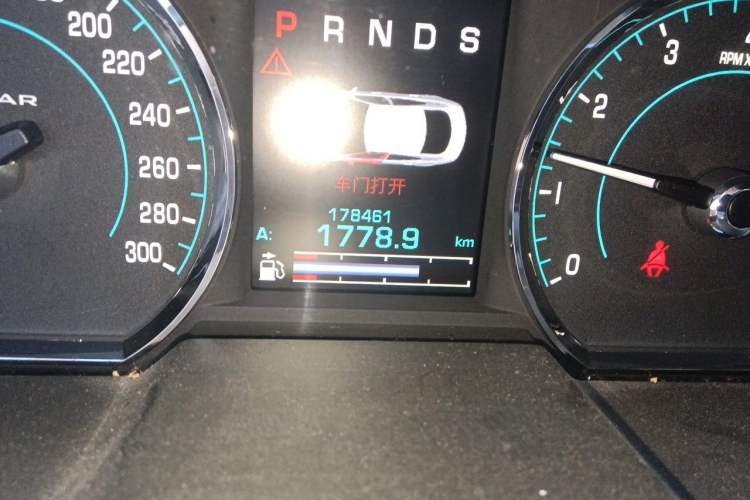 Used Jaguar XF 2015 XF 2.0T 80th Anniversary Collector's Edition Odometer Close Up