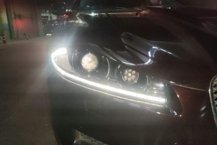 Used Jaguar XF 2015 XF 2.0T Prestige Edition Right Front Headlight