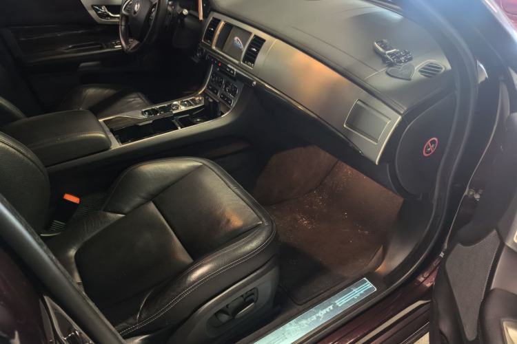 Used Jaguar XF 2015 XF 3.0 SC R-Sport Luxury Edition Right Front Seat