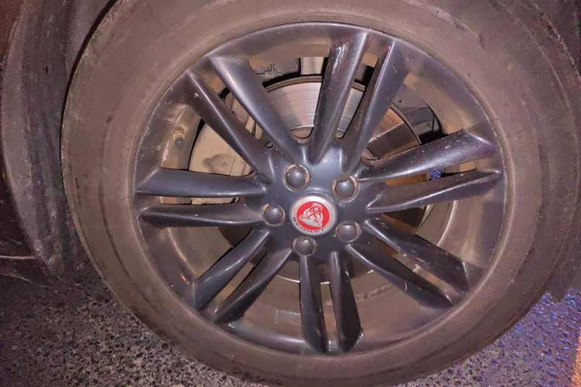 Used Jaguar XF 2015 XF 2.0T Prestige Edition Right Front Wheel Hub