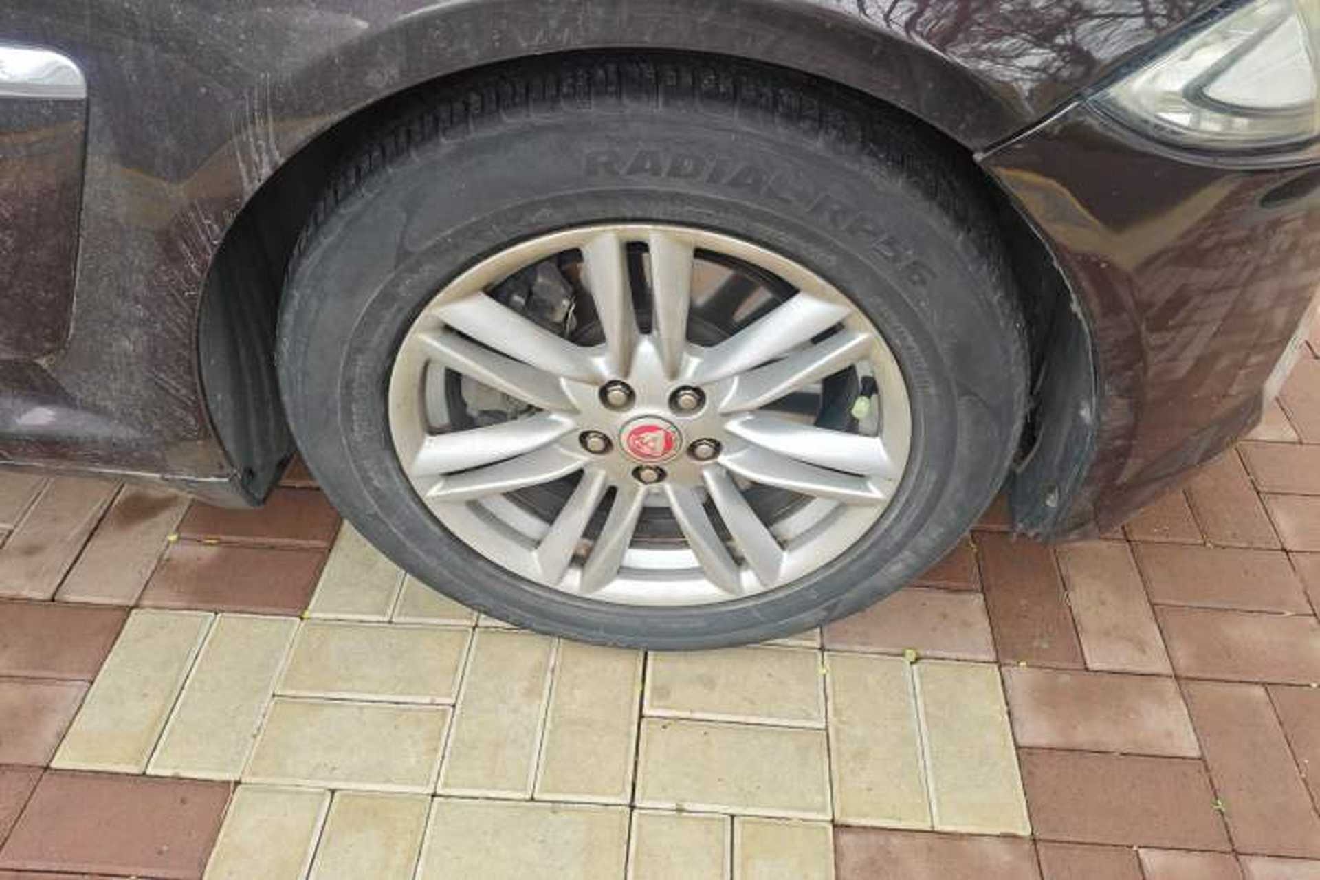 Used Jaguar XF 2015 XF 2.0T Sportbrake Luxury Edition Right Front Wheel Hub