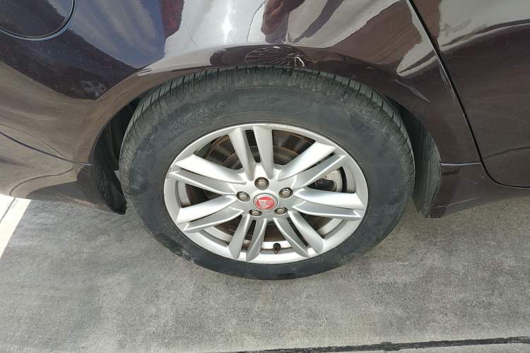 Used Jaguar XF 2015 XF 2.0T Prestige Edition Right Rear Wheel Hub