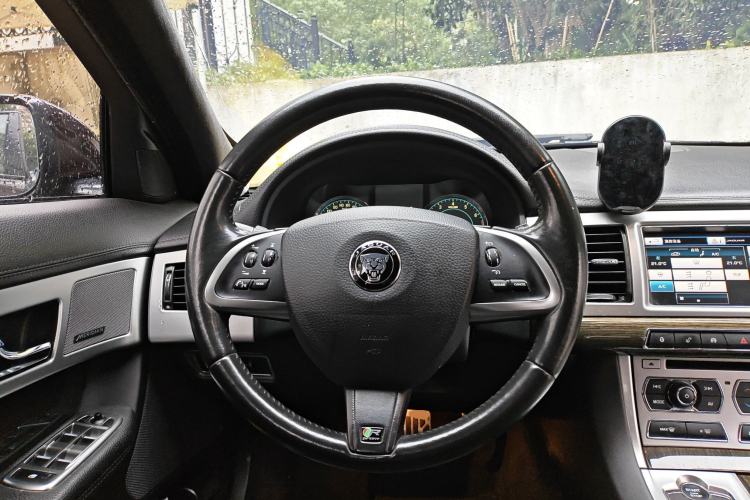 Used Jaguar XF 2015 XF 3.0 SC R-Sport Luxury Edition Steering Wheel