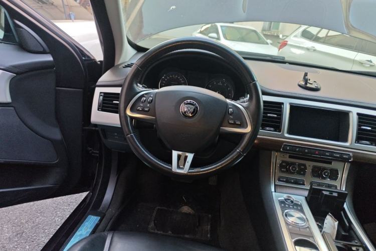 Used Jaguar XF 2015 XF 2.0T Prestige Edition Steering Wheel