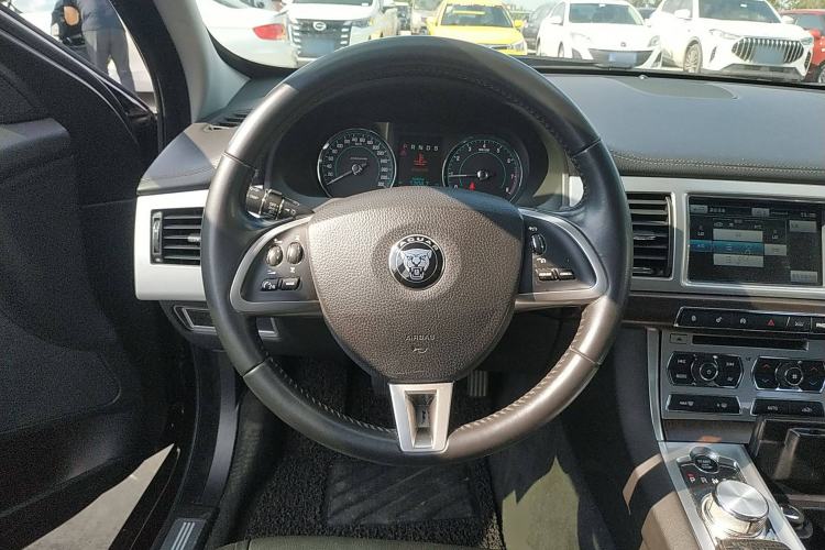 Used Jaguar XF 2015 XF 2.0T Prestige Edition Steering Wheel