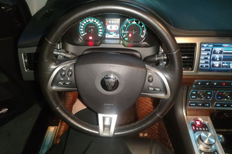 Used Jaguar XF 2015 XF 2.0T Prestige Edition Steering Wheel
