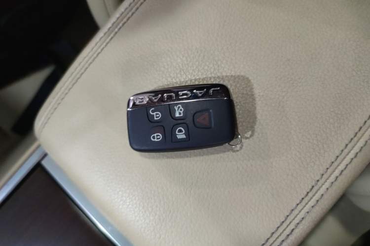 Used Jaguar XF 2015 XF 2.0T Prestige Edition Vehicle Key