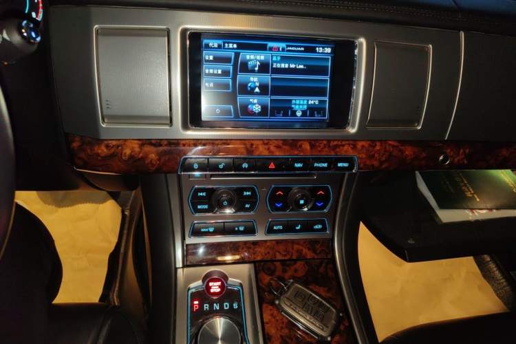 Used Jaguar XF 2015 XF 2.0T Luxury Edition Audio And AC Panel