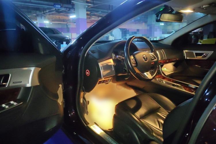 Used Jaguar XF 2015 XF 2.0T Luxury Edition Driver Seat