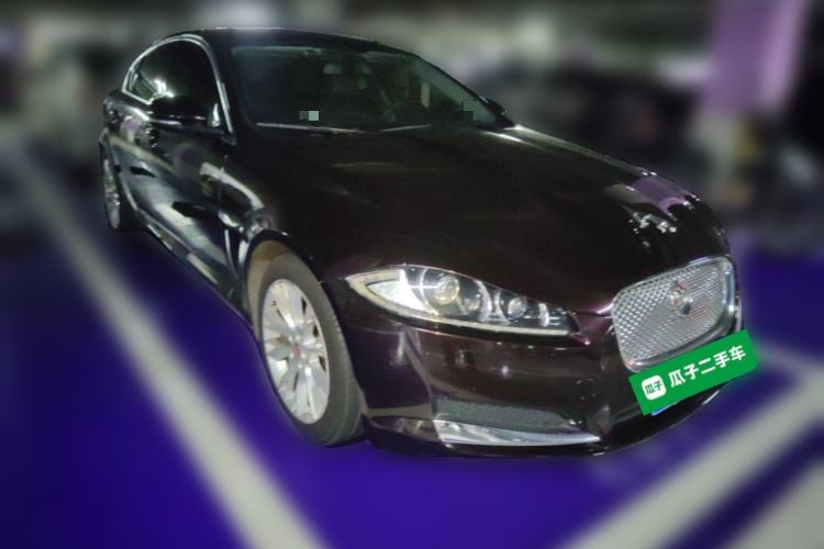 Used Jaguar XF 2015 XF 2.0T Luxury Edition Front Right 45 Deg