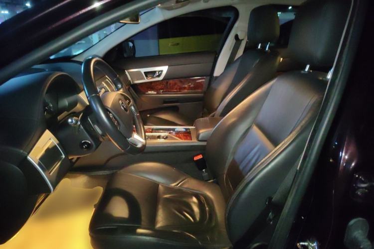Used Jaguar XF 2015 XF 2.0T Luxury Edition Left Front Seat