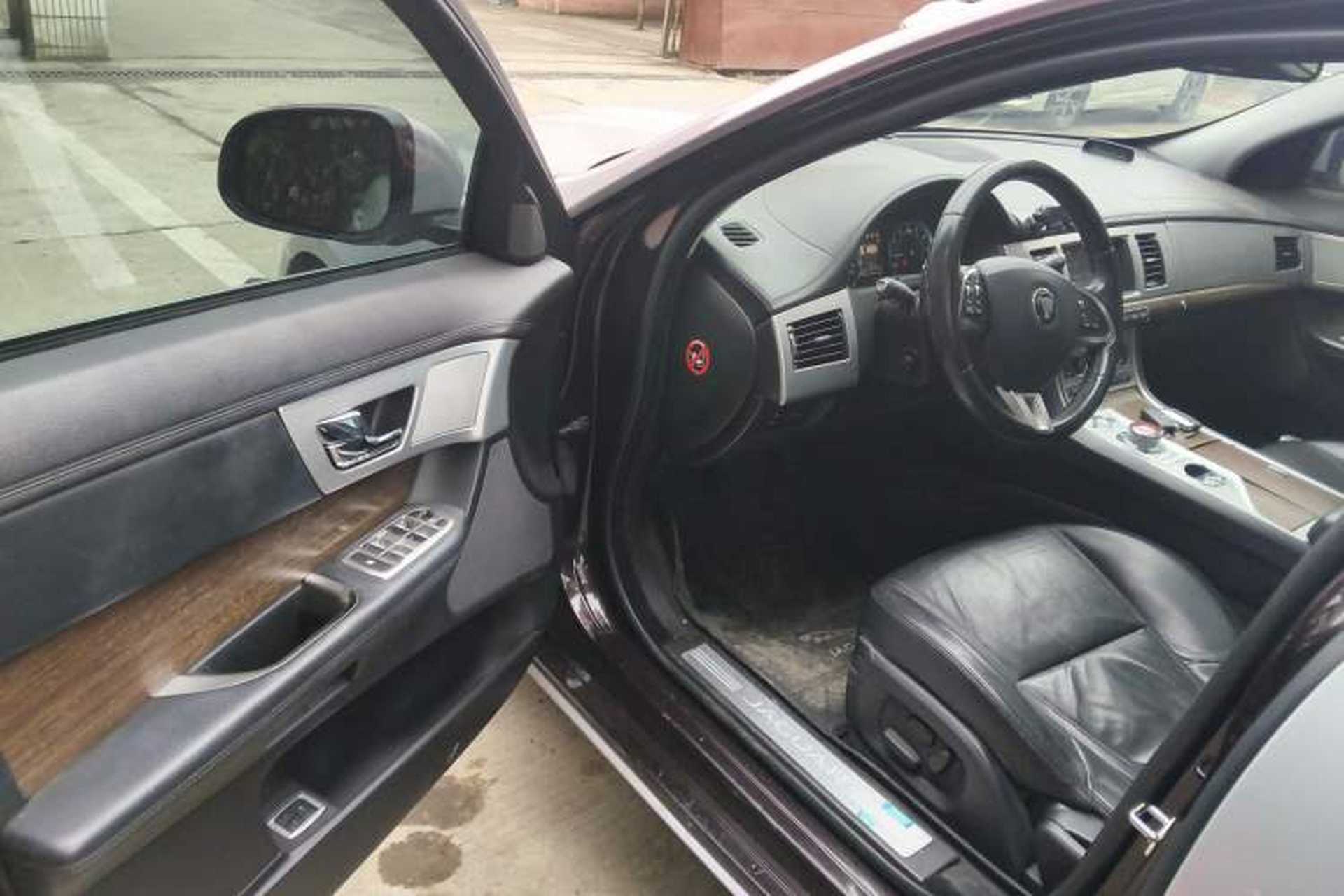 Used Jaguar XF 2015 XF 2.0T Sportbrake Luxury Edition Driver Seat